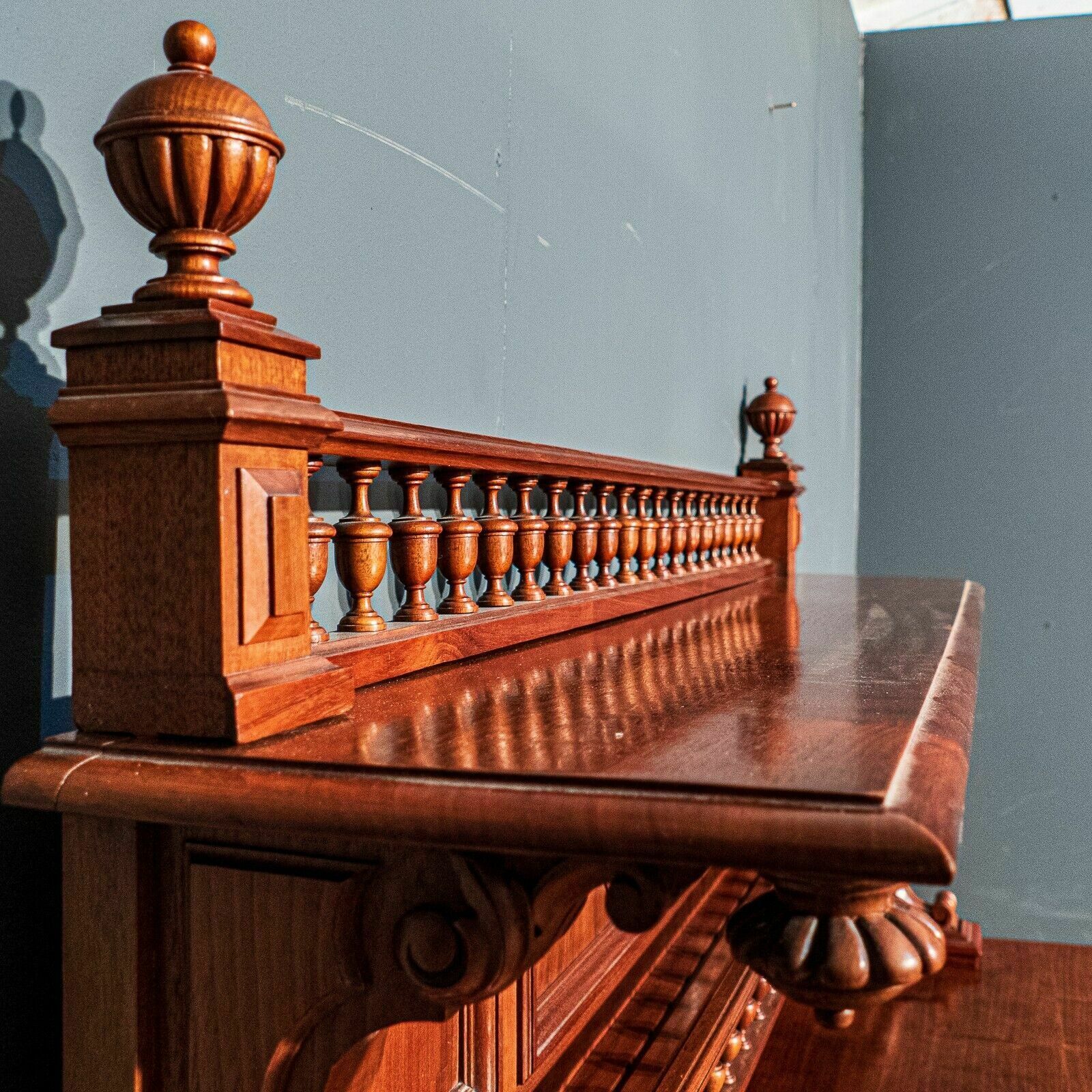 photo vintage Exquisite Walnut French Intricately Detailed Buffet