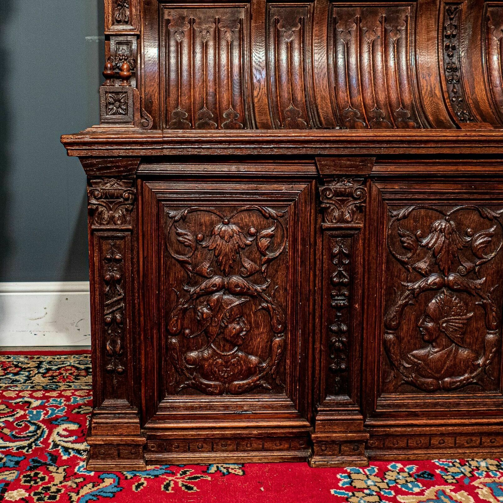 photo vinterior Superb 19th Century Carved Oak Flemish Curved Back Settle