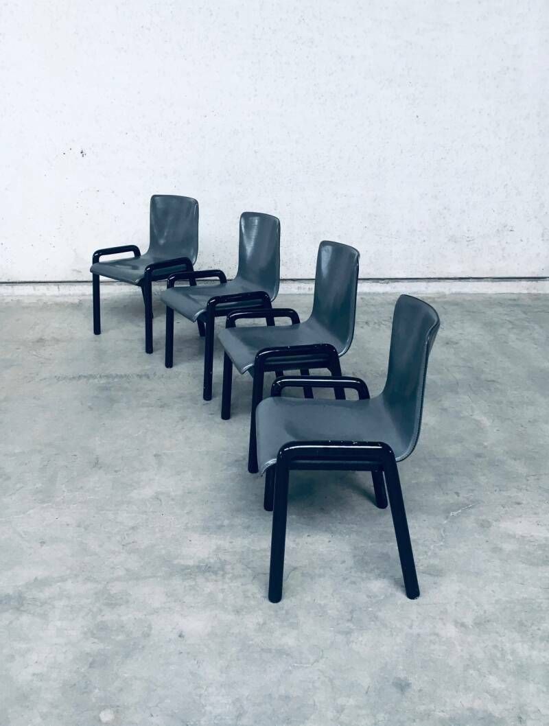 Postmodern Design Leren Eetkamerstoelen, Italië, Jaren 1980 photo Meubels
