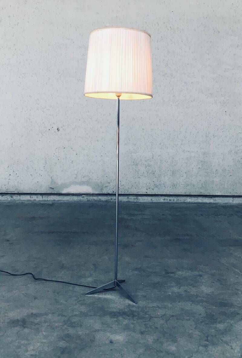 Mid Century Modern Design Slanke Vloerlamp photo for sale
