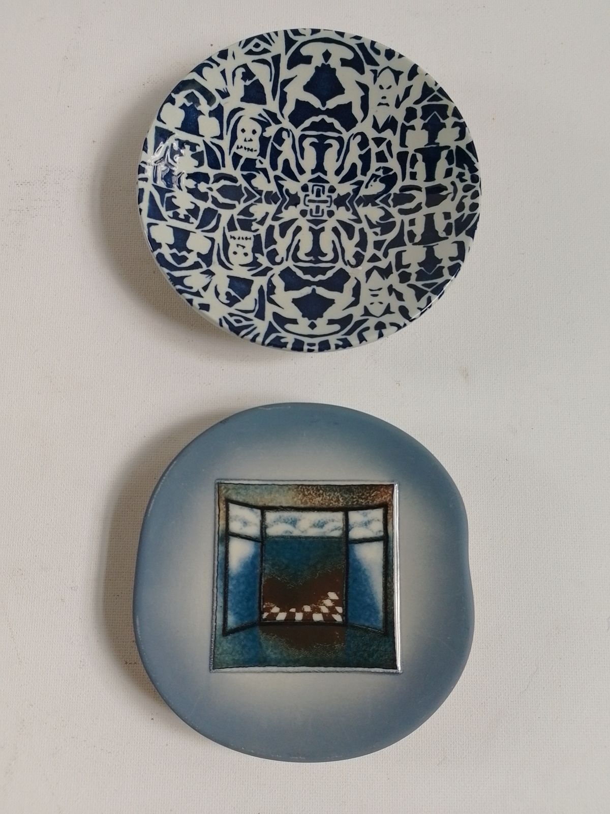 Arabia Finland Wallplate Designed By Hejä Liukko Sundström. photo furniture