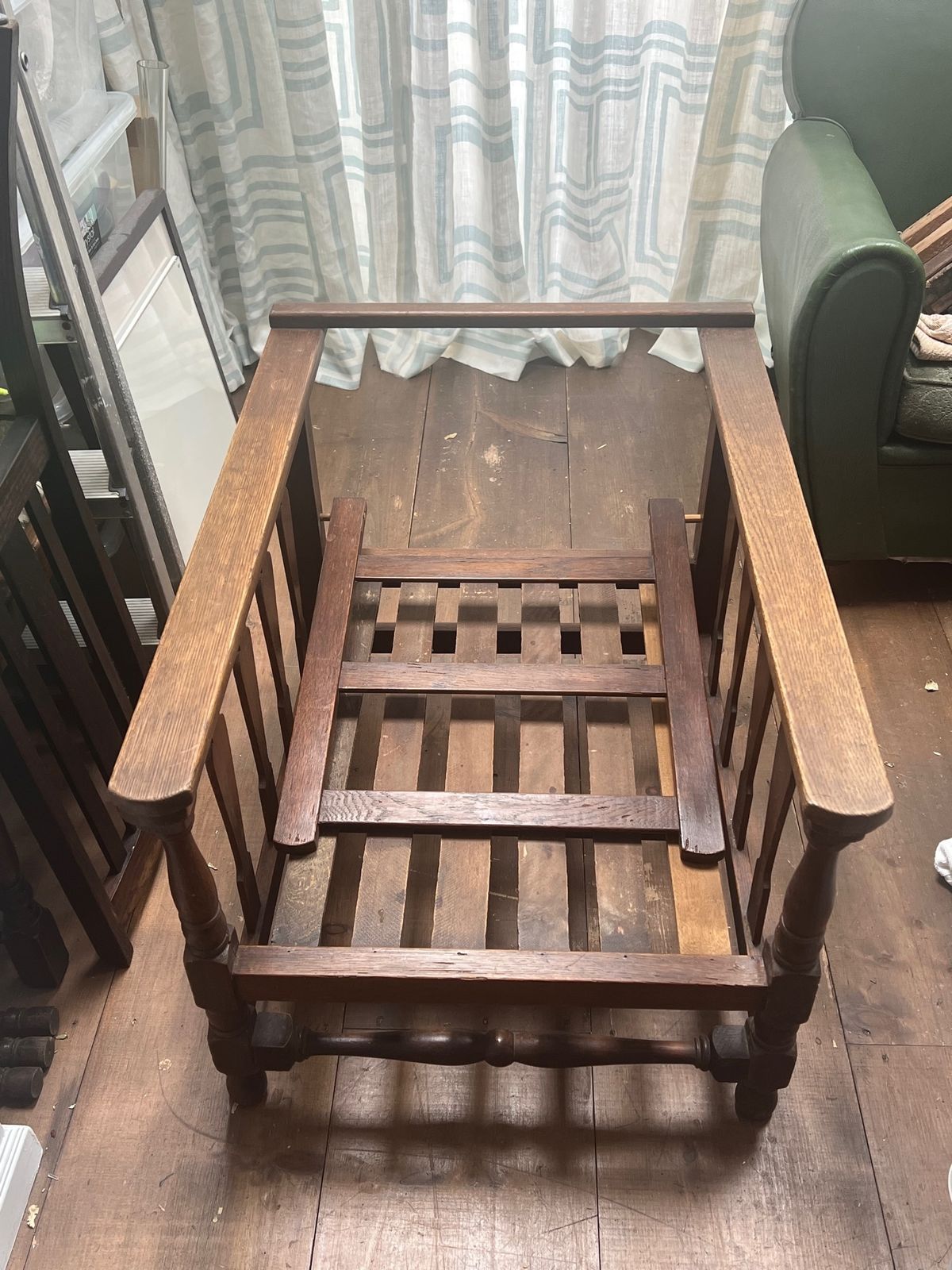 Pair Of Oak Morris Chairs In Very Good Condition photo Furniture