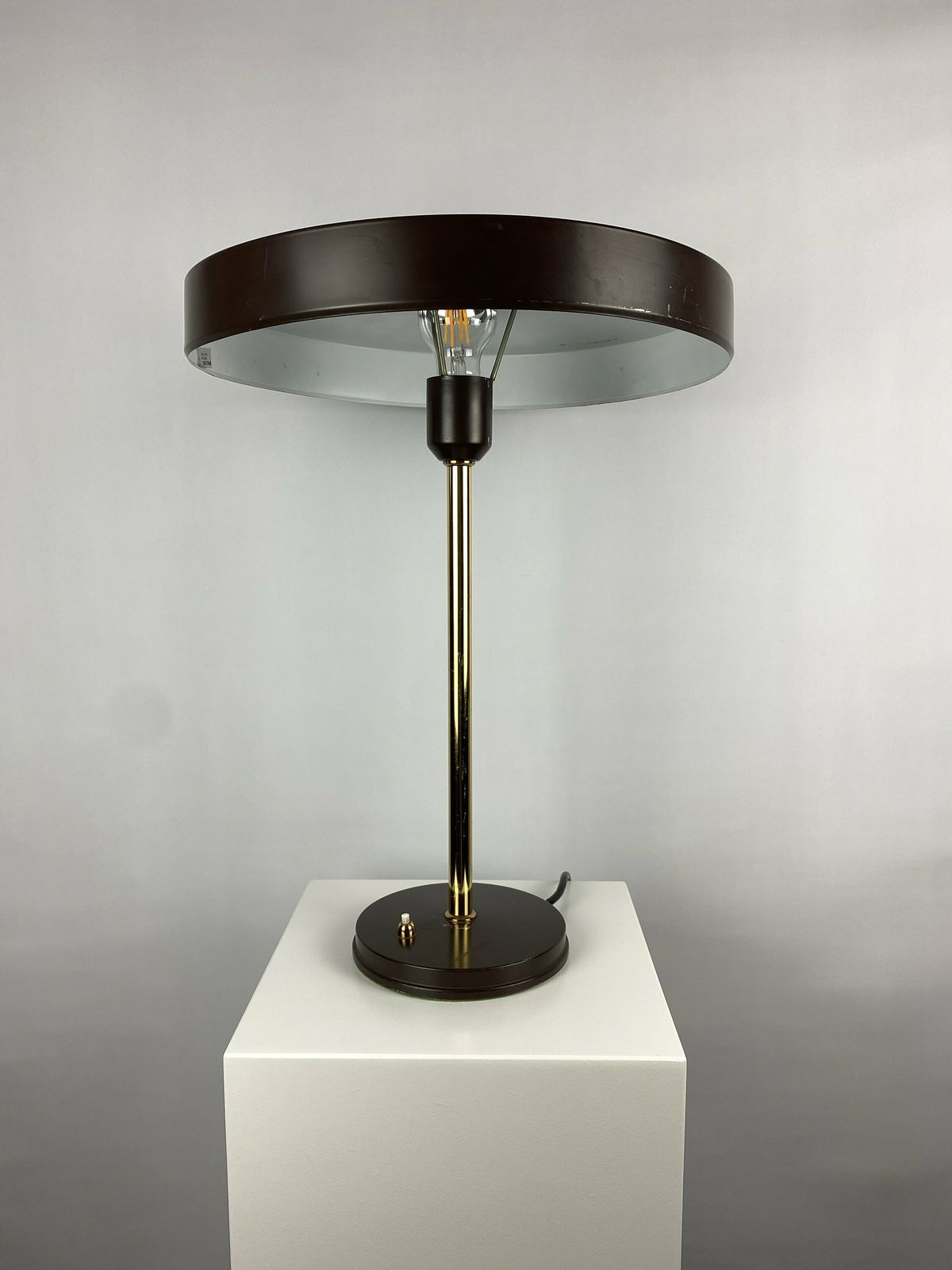 Eén Van Vier Bruine En Gouden Tafellamp Timor 69 Van Louis Kalff Voor Philips, 1970 photo Verlichting