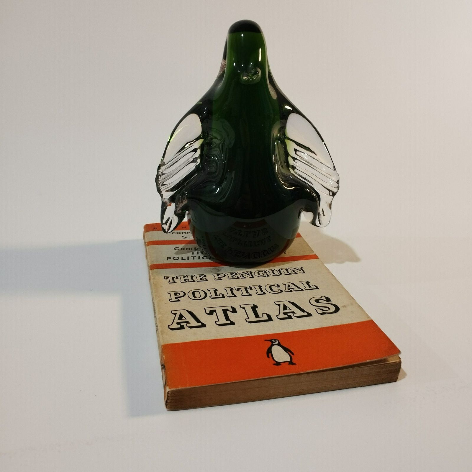 Wedgwood Large Green Penguin Ornament/Paperweight photo 56.0