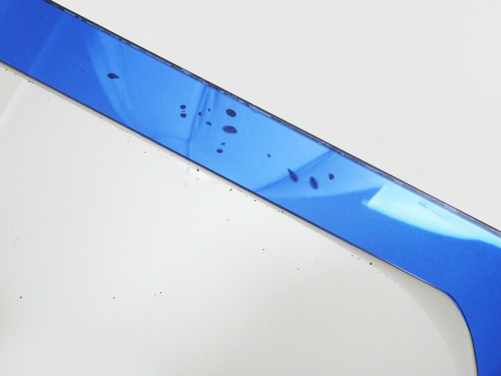 photo furniture Grand miroir Veca bleu cobalt et appliques murales en 2 teintes Veca Fontana Arte Italie