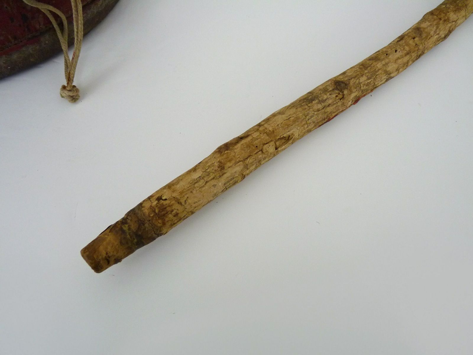 Tambour chinois traditionnel rouge à deux peaux, dit tambour céleste, XIXe siècle photo vintage