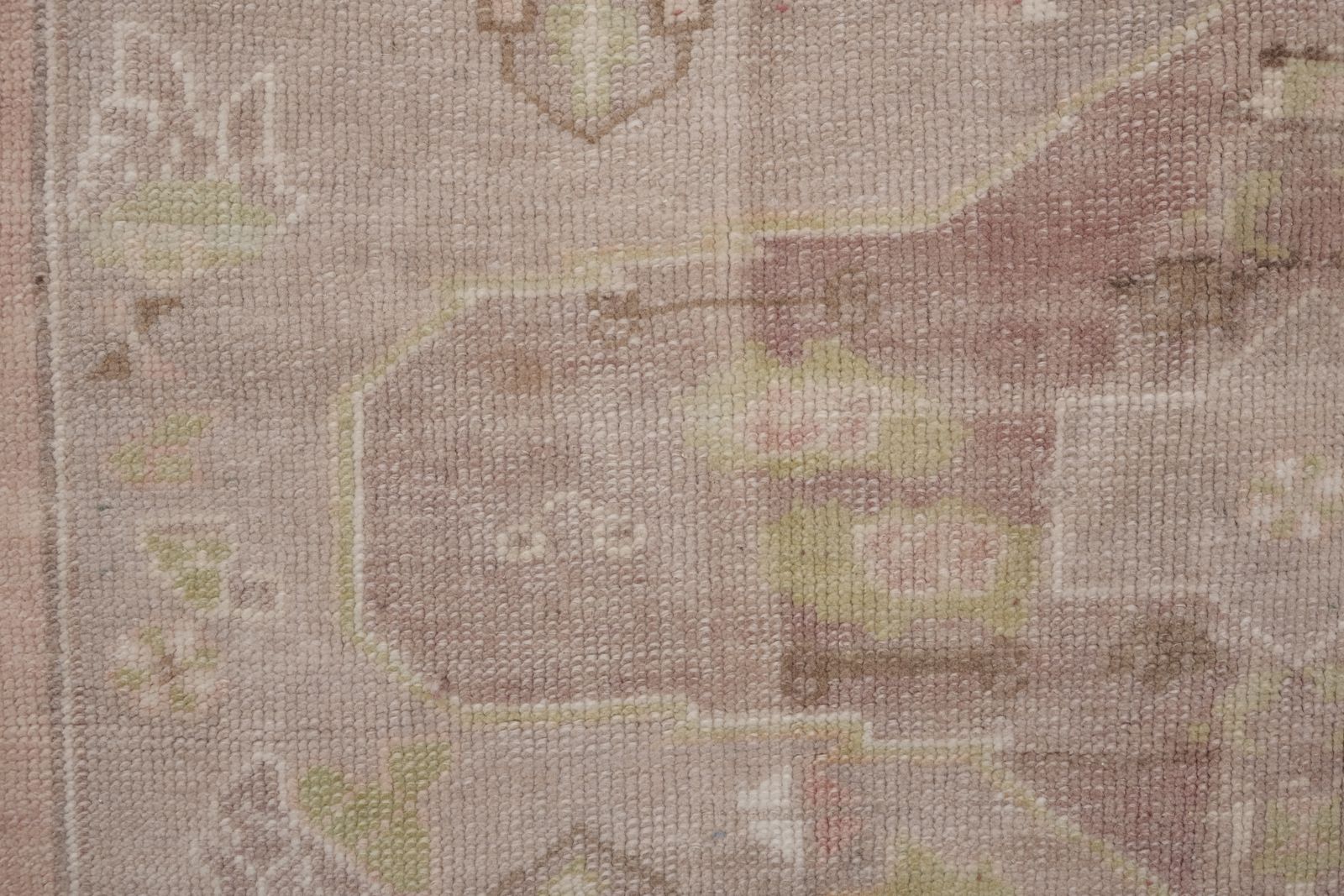 1970s Central Anatolian Karapinar Rug 5'7" X 9'5" photo vinterior