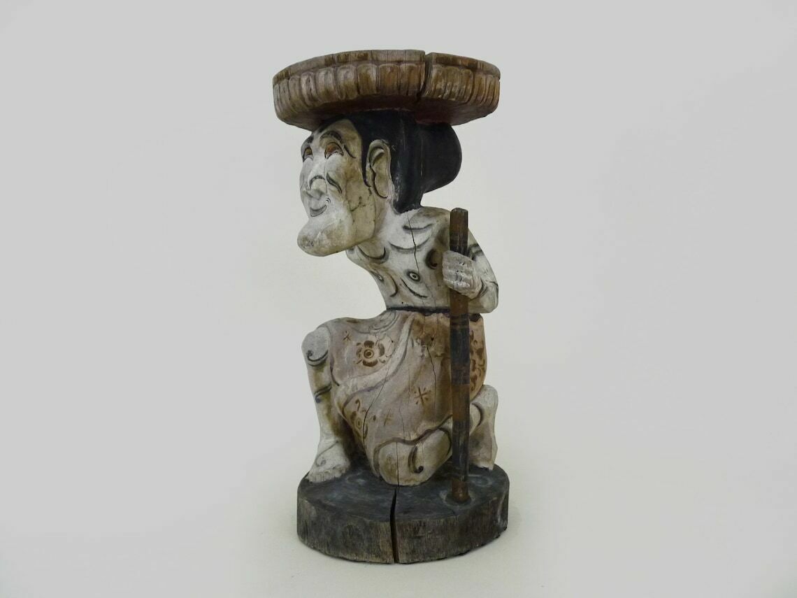 Appui-tête, porte-plante, sculpture chinoise en bois sculpté polychrome, début du XXe siècle photo furniture