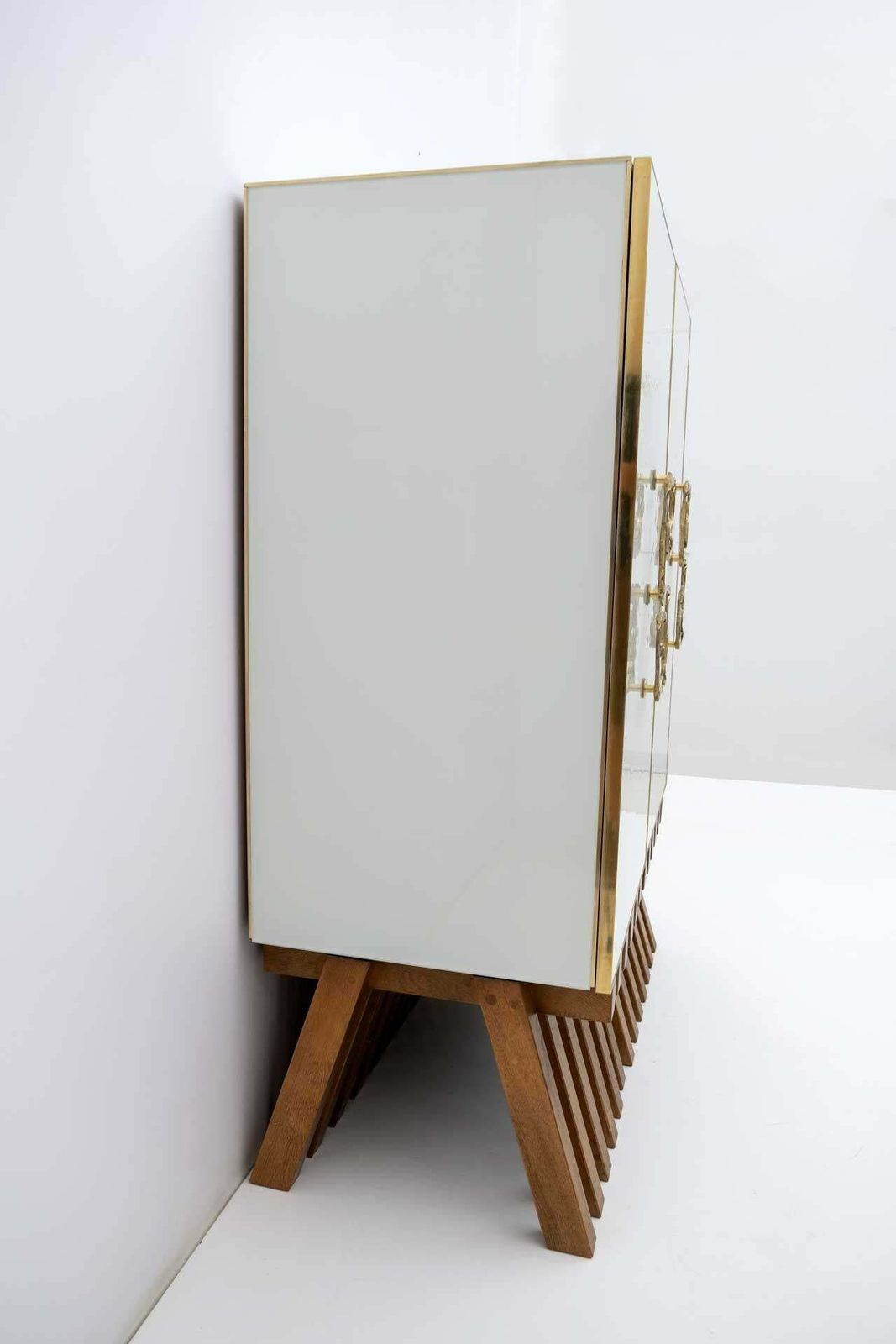 Postmodern Italian Bar Sideboard Murano Glass And Brass, 1980s photo vinterior
