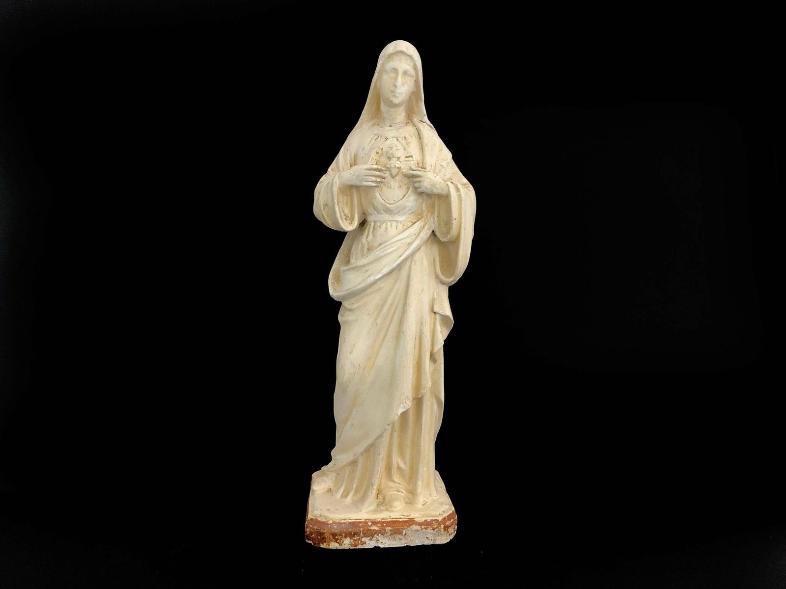Statue vintage de la Vierge Marie Sacré-Cœur en plâtre. Signée Giscard Toulouse.