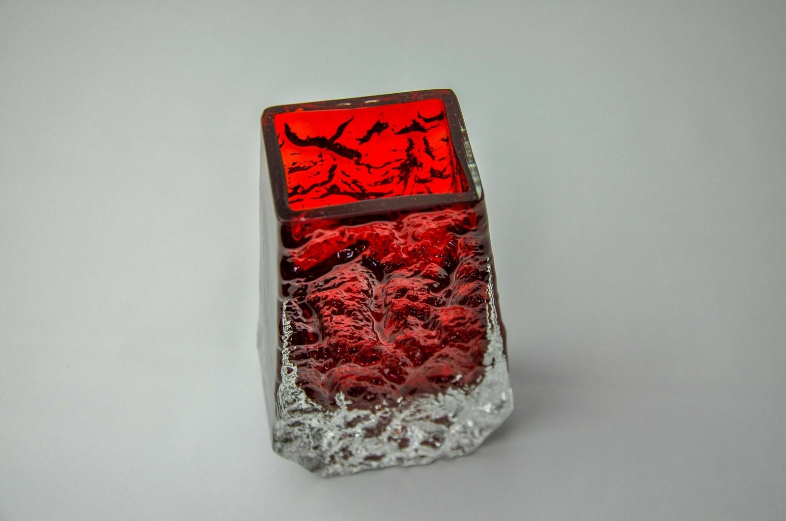 Red Sommerso Ice Effect Vase By Seguso, Murano, Italy, 1970 photo Home Decor