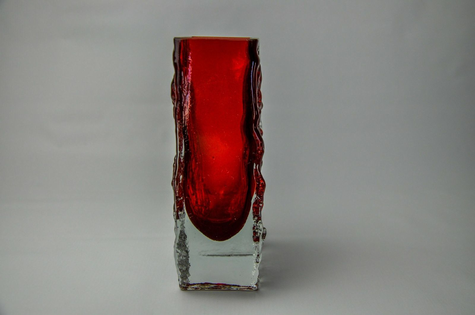 Red Sommerso Ice Effect Vase By Seguso, Murano, Italy, 1970 photo vinterior