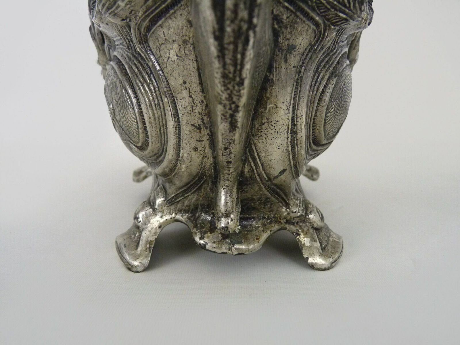 photo furniture Art Nouveau Verzilverde Bronzen Bloembak