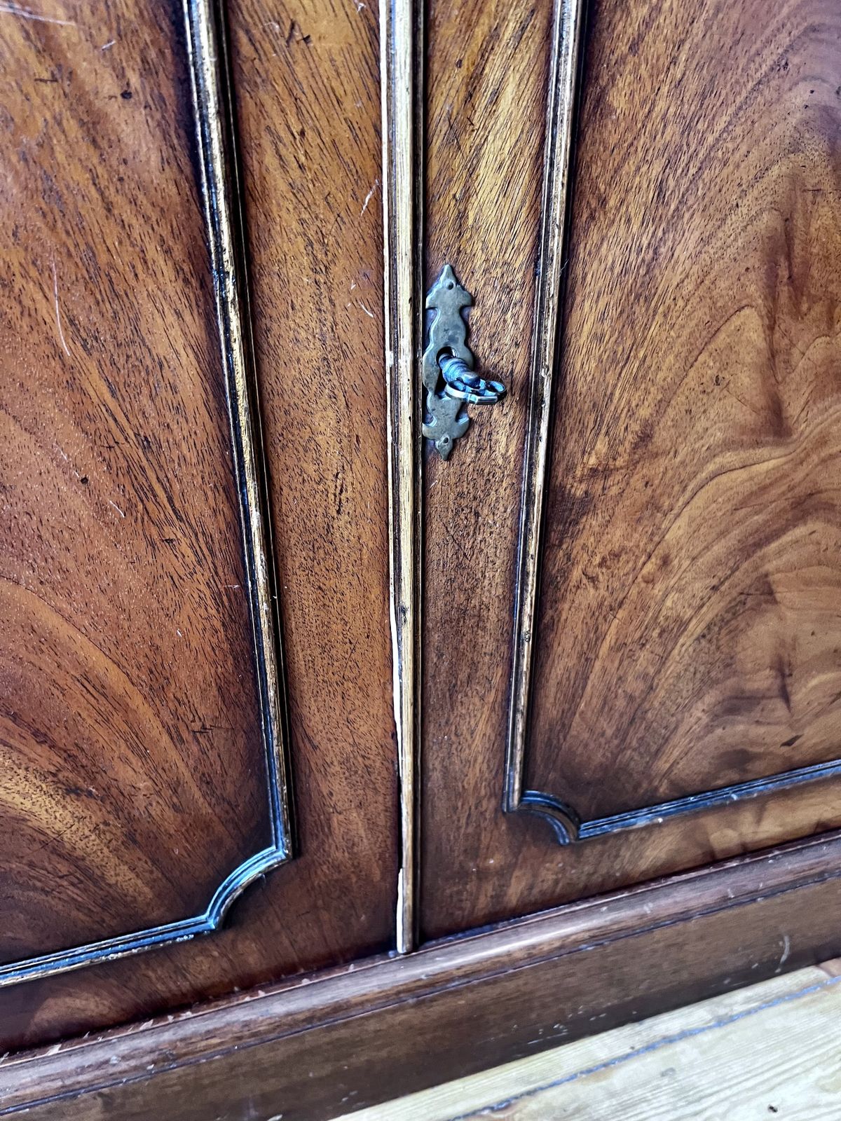 Stunning Vintage Cabinet   Reprodux (Made In England) photo Furniture