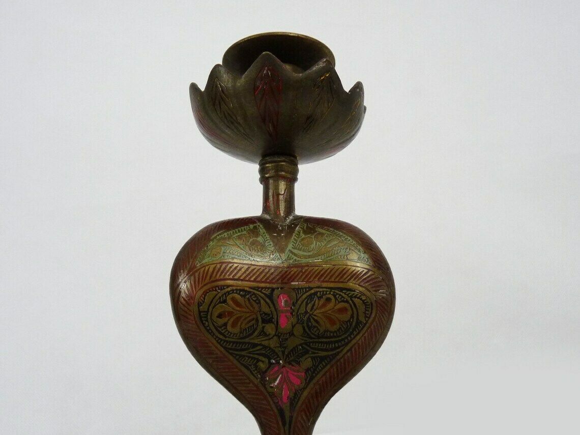 Paire de bougeoirs cobra en bronze d'époque, gravures détaillées, vers 1950 photo Décoration