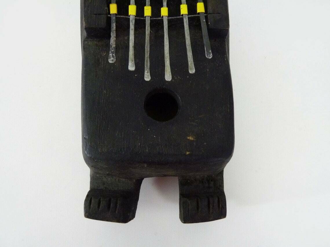 Lamellophone Luba Piano Sanza tribal africain photo vinterior