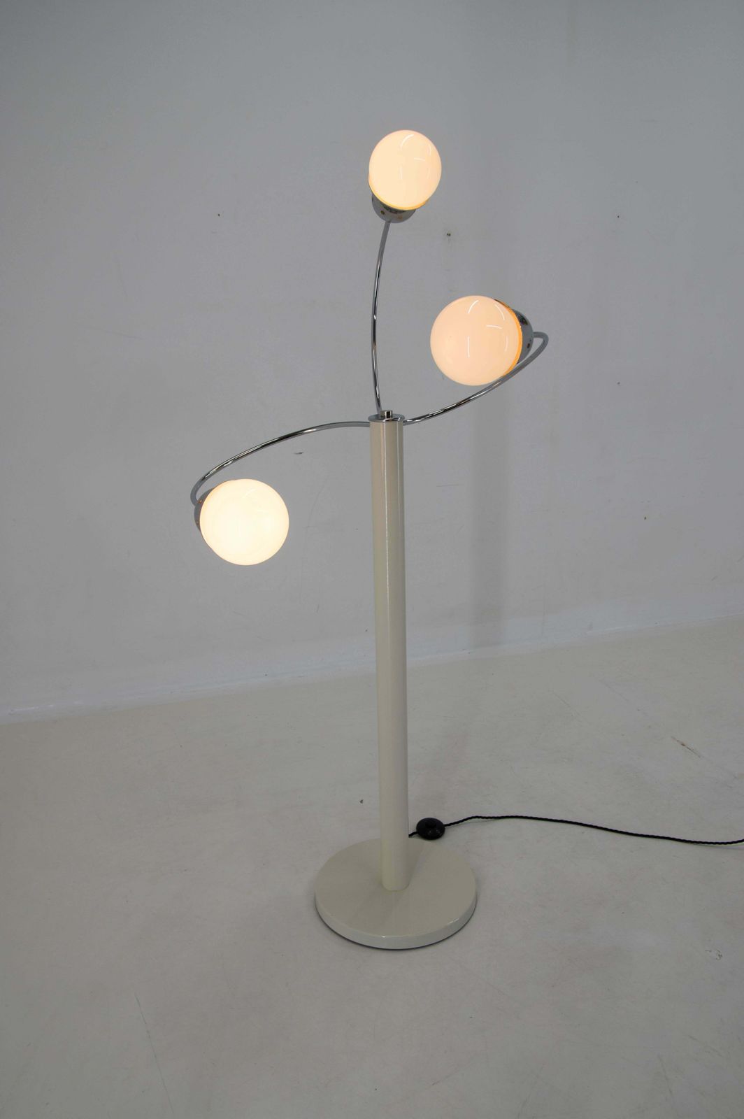 Space Age Floor Lamp, Italy, 1960s photo buy