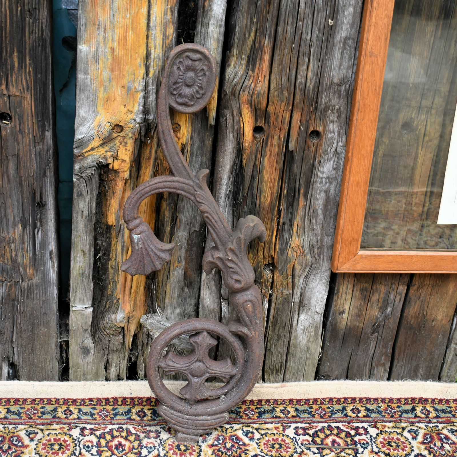 Antique Salvage Cast Iron Scroll Architectural Tudor Rose Garden Railing Finial