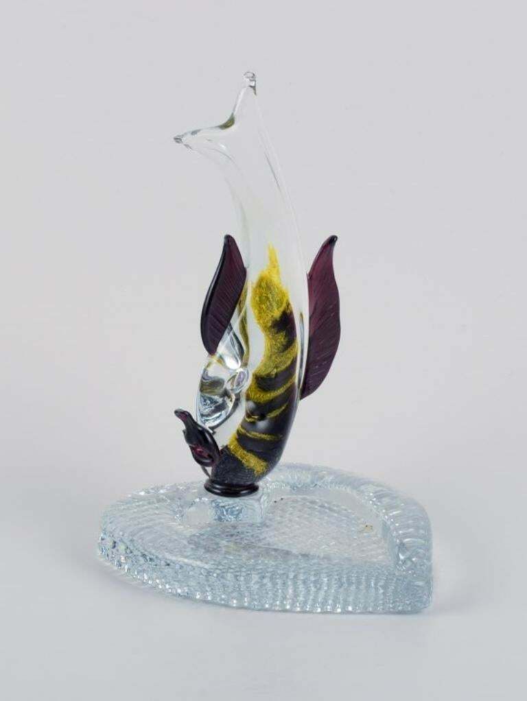 Heart Shaped Dish With Fish In Art Glass. 1970s/1980s. photo buy