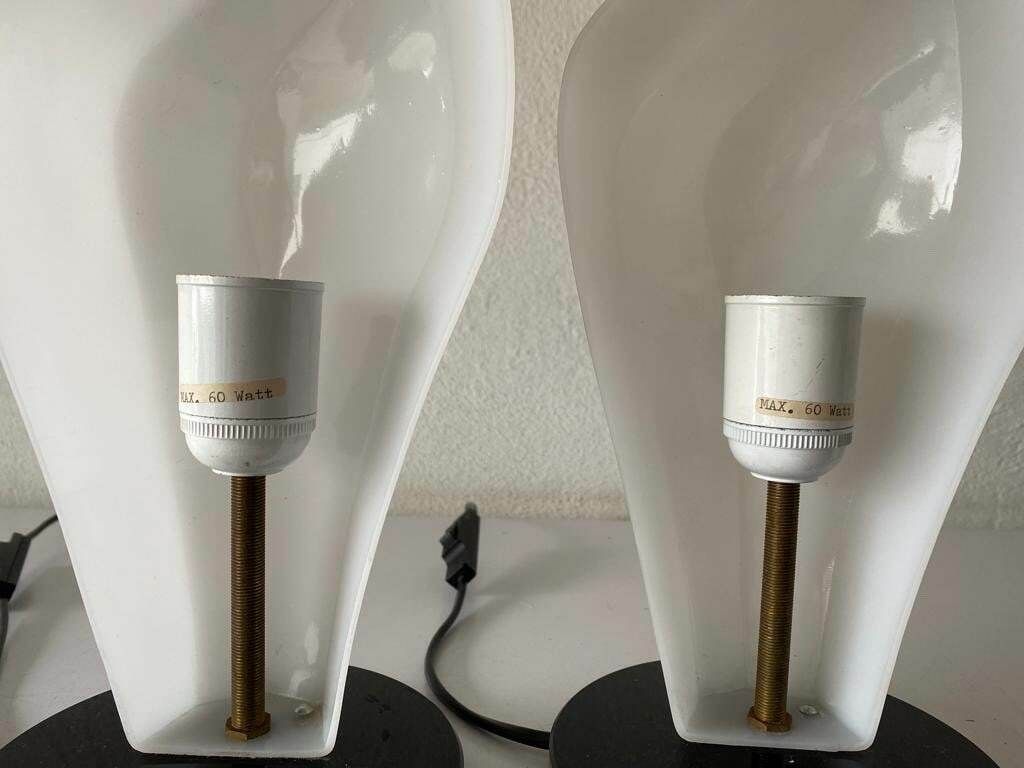 Italian Flower Design White Plexiglass Wonderful Pair Of Table Lamps, 1970s, Italy photo vintage