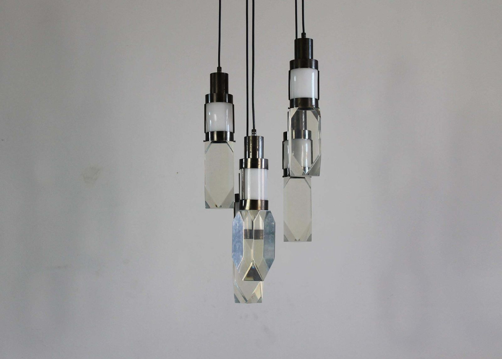 Gaetano Missaglia Pendent Lamp With Lampshades In Lucite Plexiglass 1970s Italy photo furniture