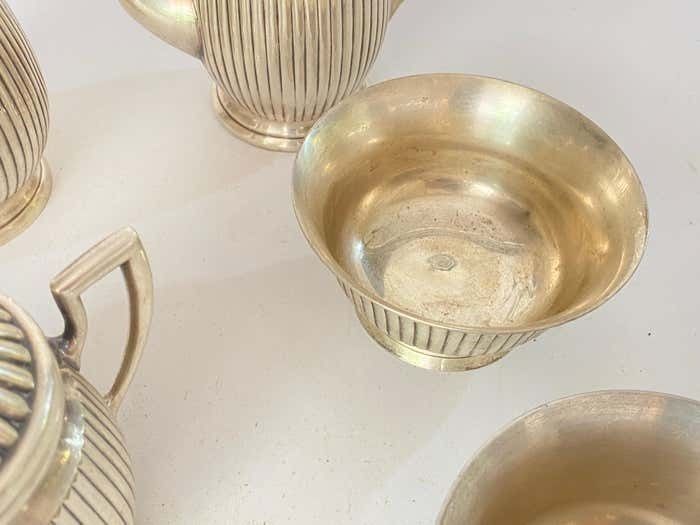 photo furniture England Silvered Metal 5 Pieces Of Coffee Tea Service Silver Color 20th Century
