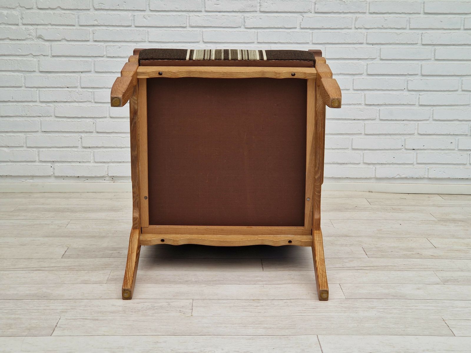 photo vintage 1970s, Danish Design, Oak Wood Armchair In Furniture Wool, Oak Wood.