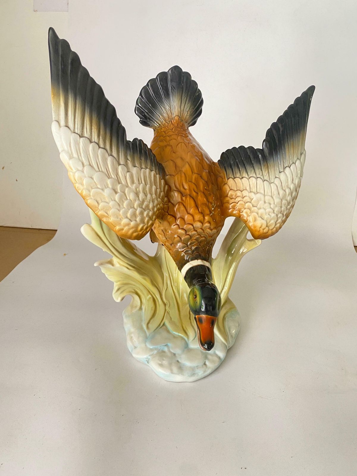 photo vinterior Large 20th Century Ceramic Flying Duck In The Style Of Delphin Massier Brown..