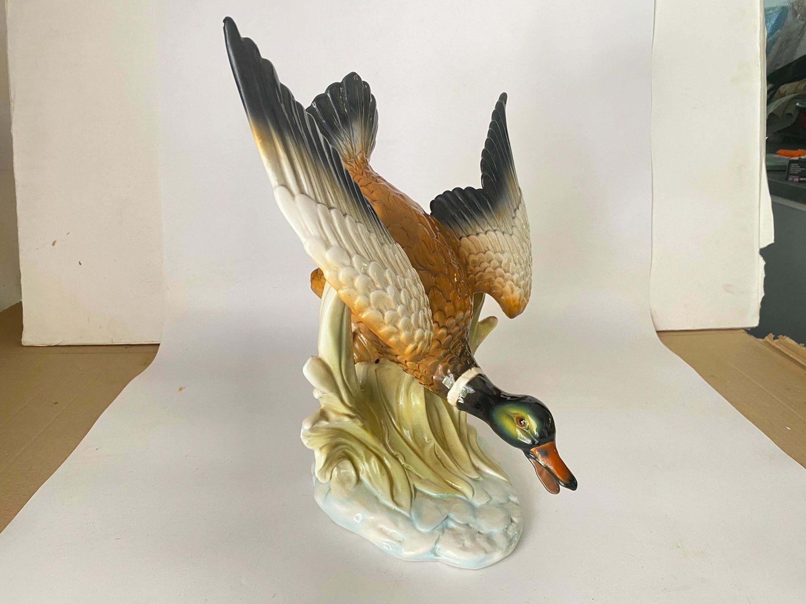 photo vintage Large 20th Century Ceramic Flying Duck In The Style Of Delphin Massier Brown..