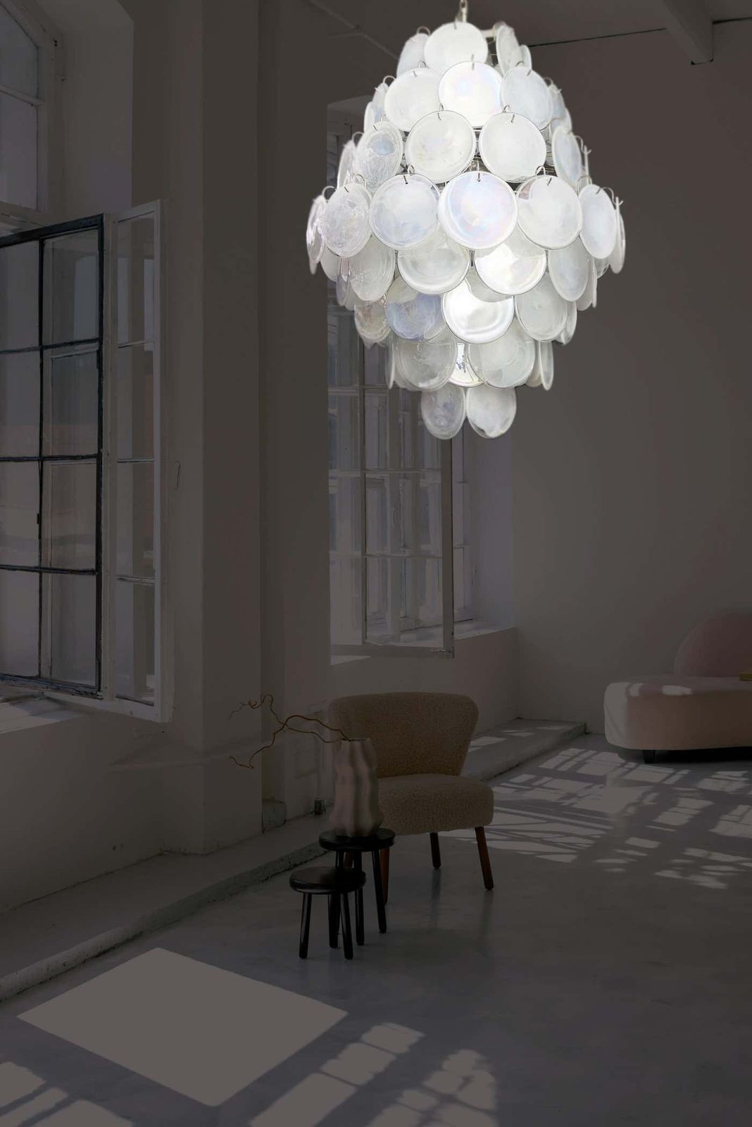 photo vinterior Majestic Vintage Italian Murano Chandelier   87 White Alabaster Discs
