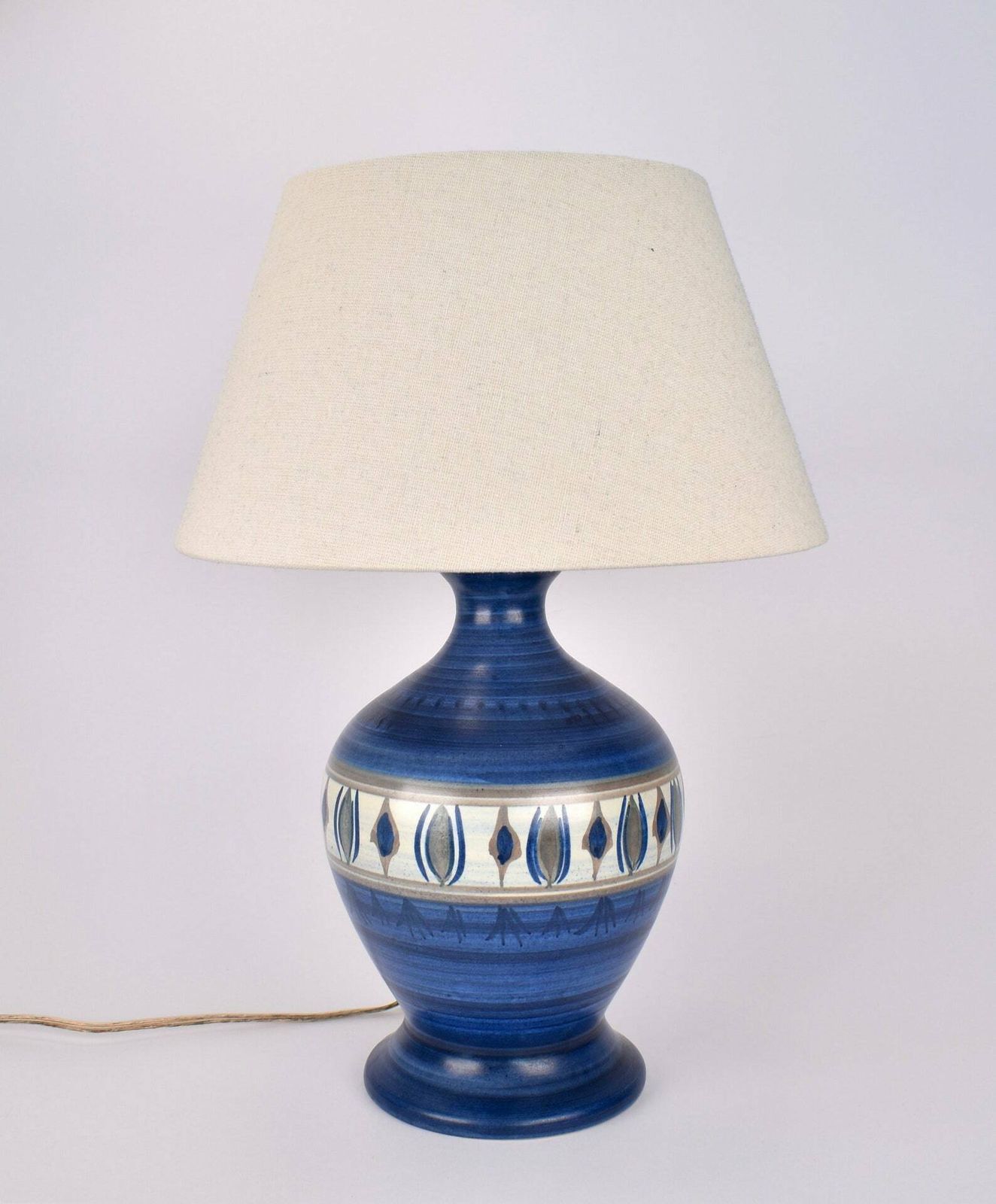 Mid Century Deense Tafellamp Van Winthers Keramik | Vintage Keramische Accentlamp Kobaltblauw Scandinavisch Nordisch | Scandi Aardewerk Japans photo furniture