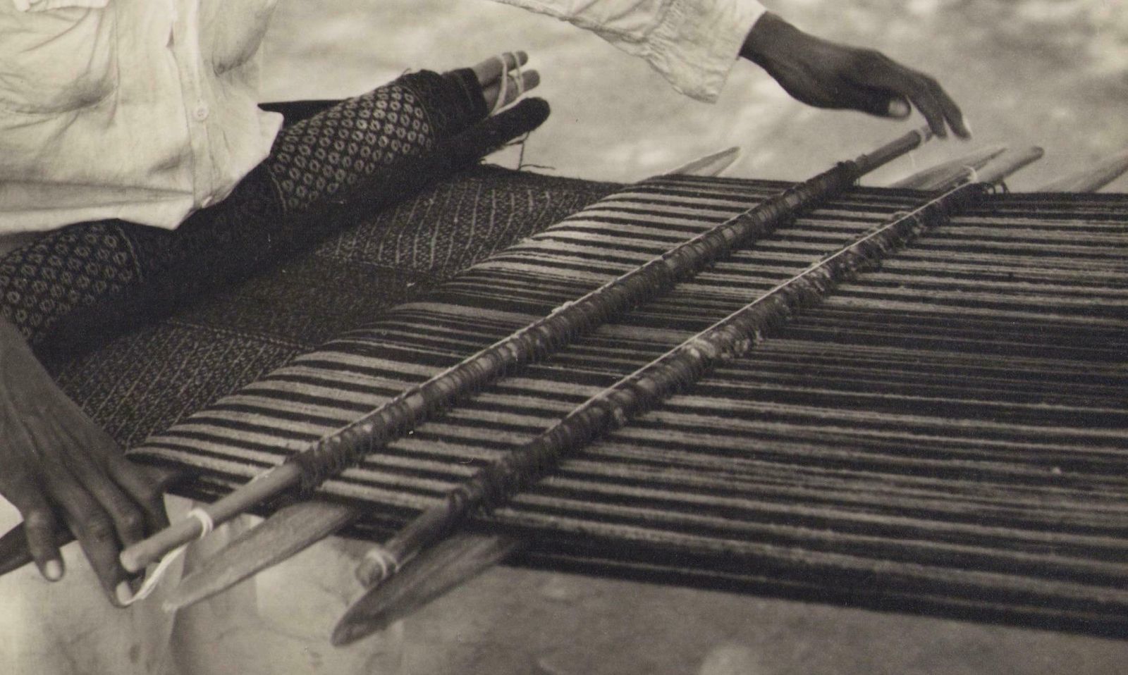 Hanna Seidel Mexico, Man, Handcraft, Black And White Photography, 1960s photo for sale