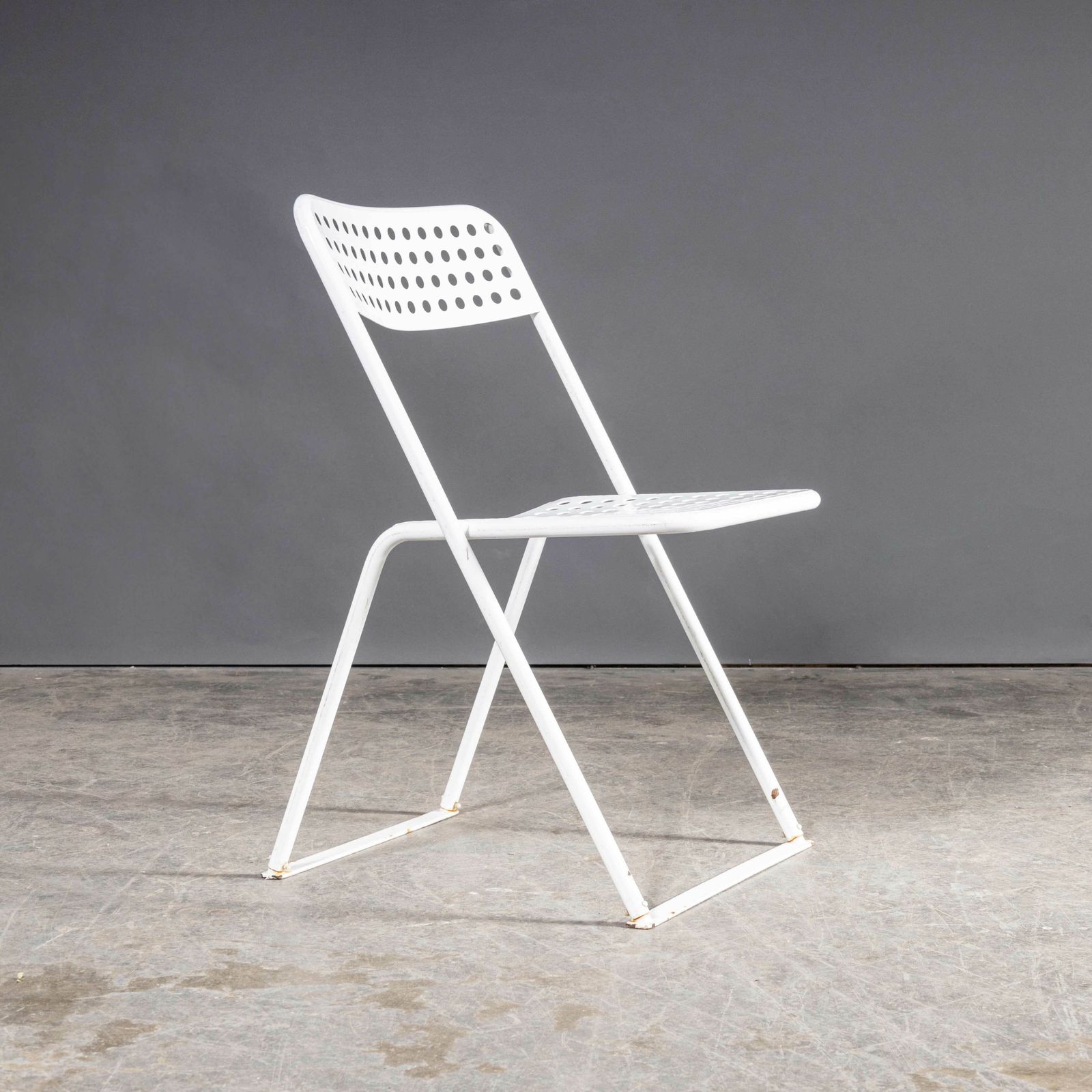 photo furniture 1970’s Egon Eiremann House In Baden Baden White Metal Chairs – Set Of Four