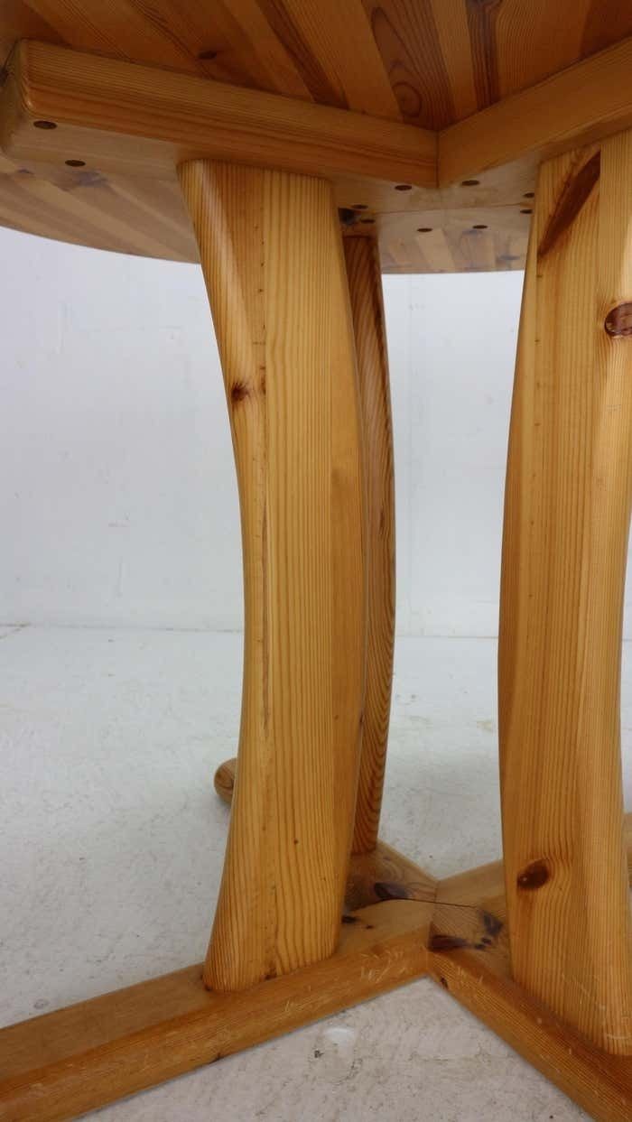 photo vintage Rainer Daumiller Style Round Solid Pinewood Dinning Table 1970''S Denmark