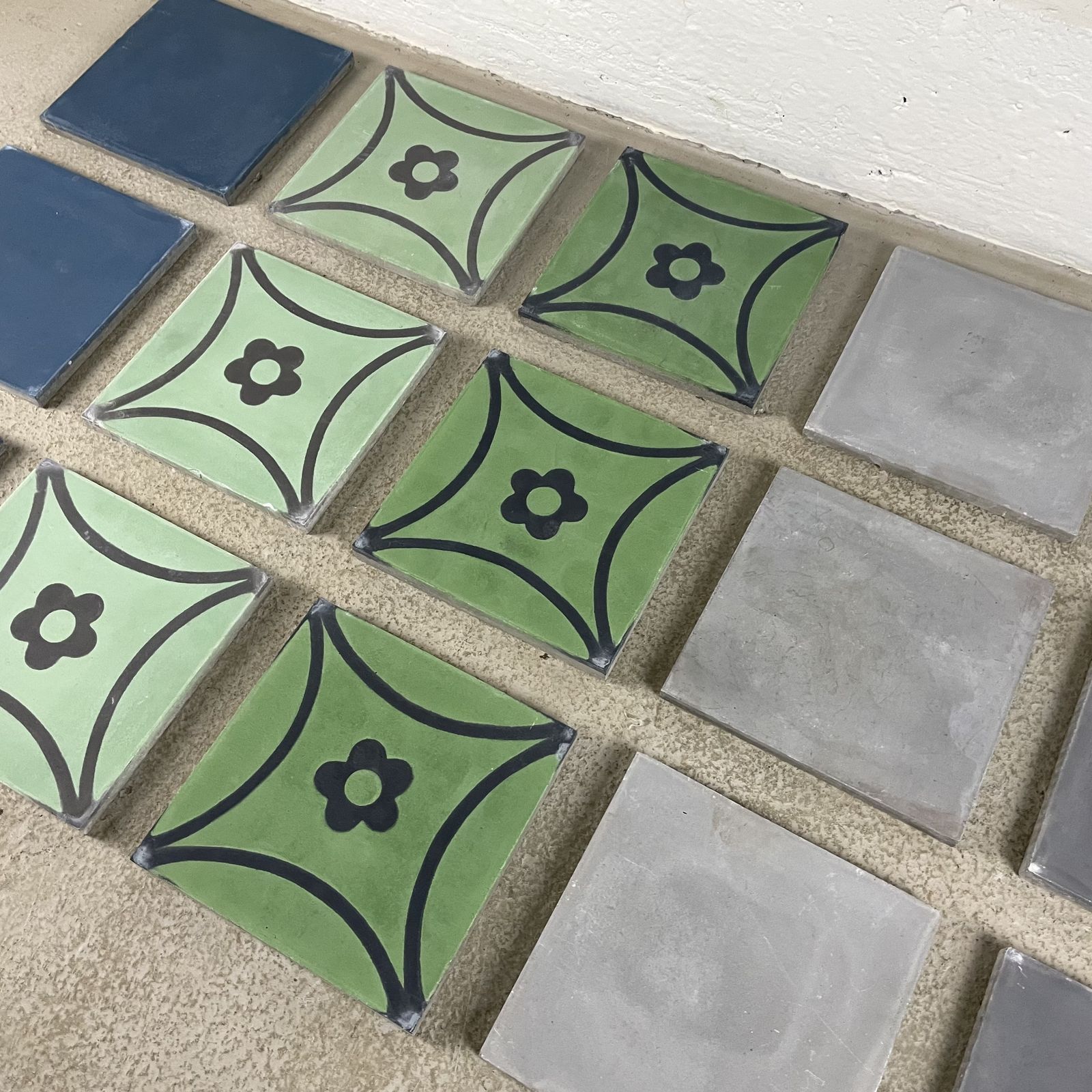 Batch Of 7.5 Square Metres Of Mixed Colour Emery & Cie Floor Tiles photo Home Fixtures