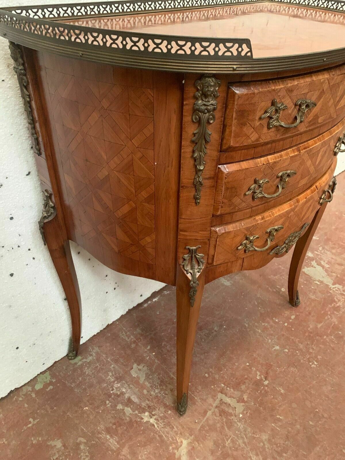 Louis XV Style Half Moon Chest Of Drawers In Marquetry With A Background Of Cubes, 20th Century photo buy