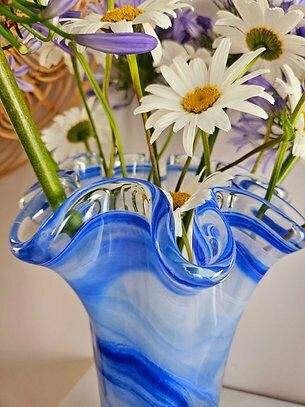 photo furniture Spectacular Murano Glass Art, Handkerchief Vase With Marbling Effect