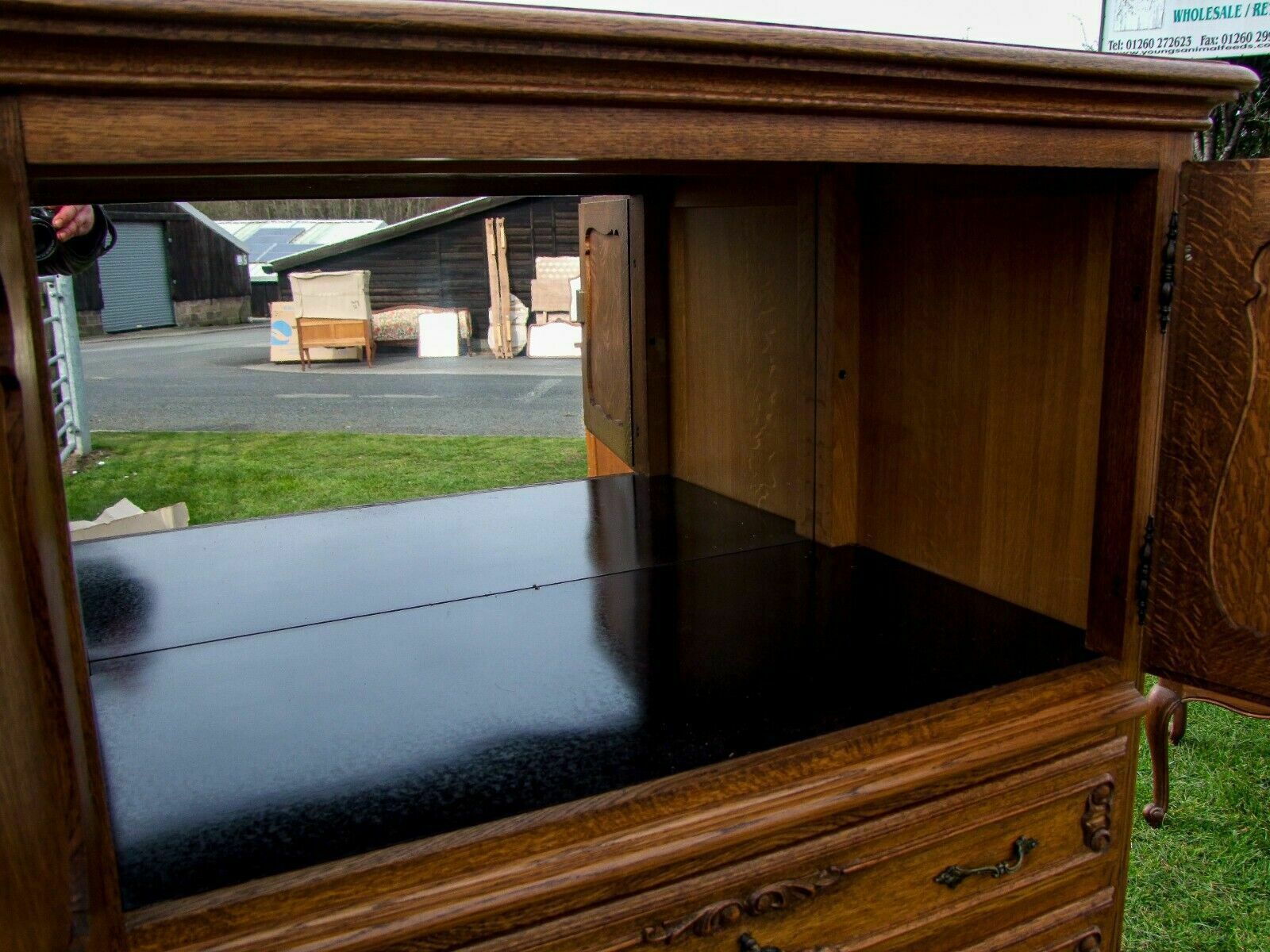 Stunning Dark Oak Carved French 2door/3drawer Drinks Cabinet photo 485.0
