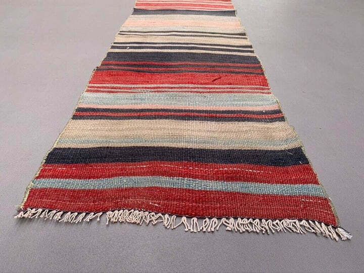 Old Turkish Narrow Kilim Runner 140x41 Cm Shabby Chic, Vintage Kelim photo vinterior