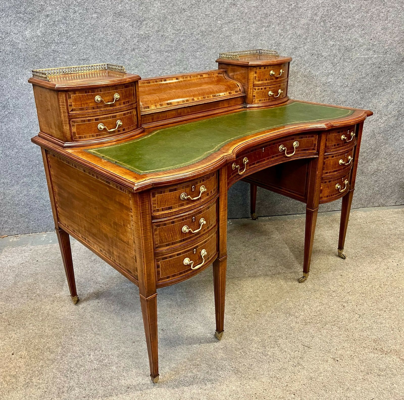 Antique Mahogany & Inlaid Carlton House Desk