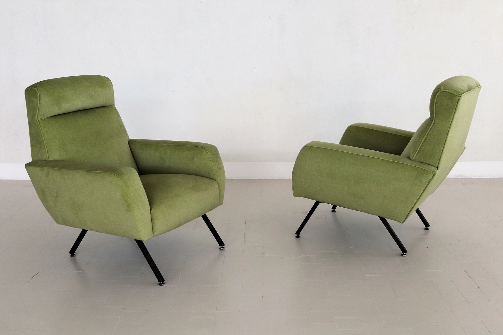 photo vinterior Italian Midcentury Armchairs Re Upholstered In Green Velvet, 1960s
