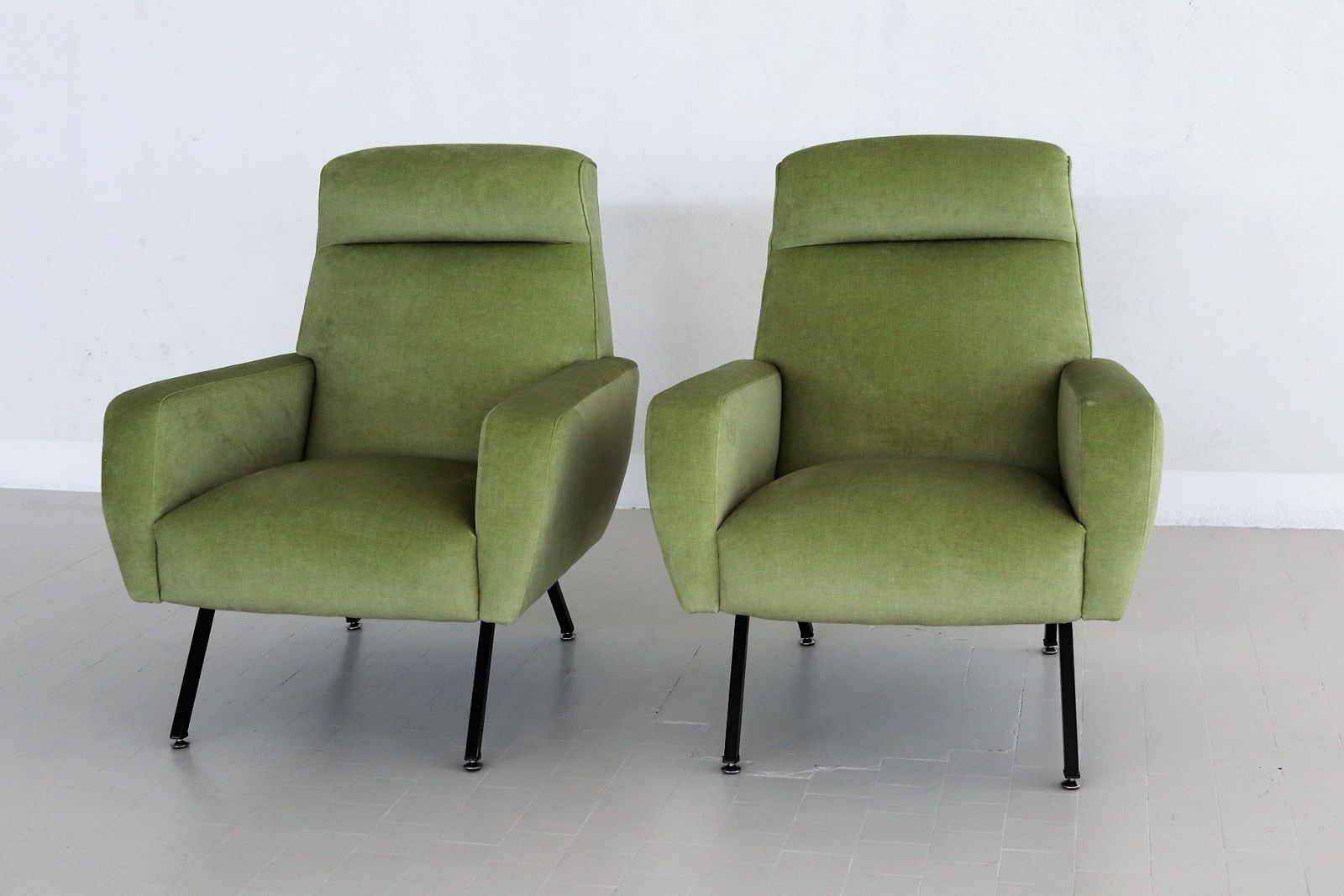 photo vintage Italian Midcentury Armchairs Re Upholstered In Green Velvet, 1960s