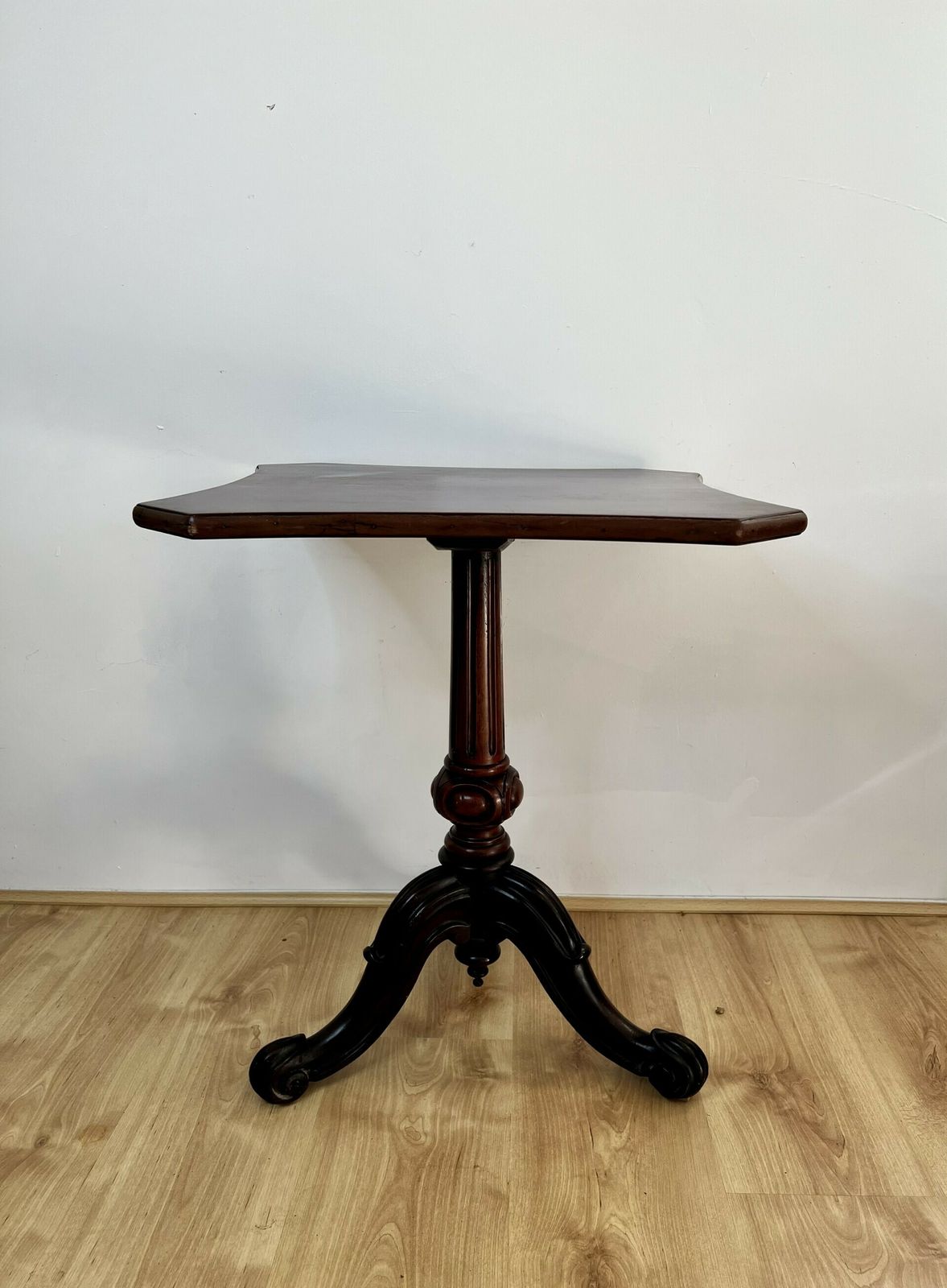 Antique Quality Mahogany Lamp Table photo Furniture