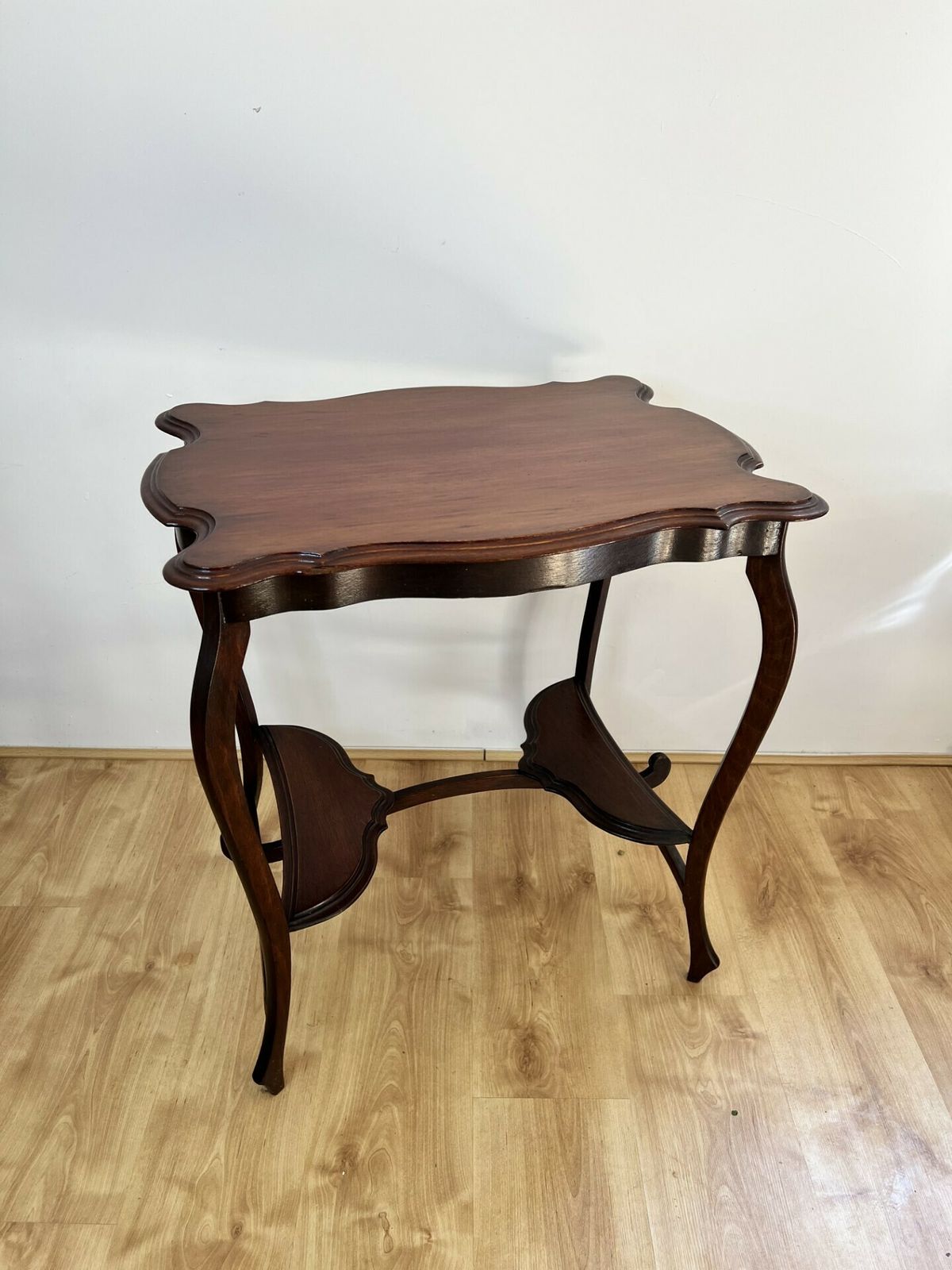 Antique Quality Mahogany Lamp Table
