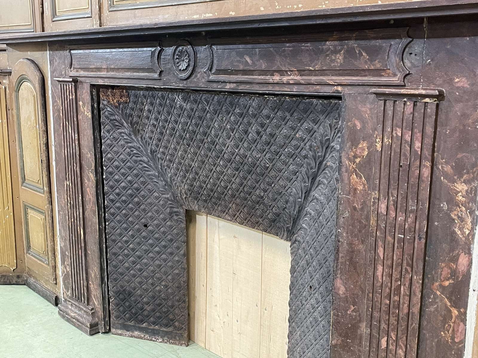 Large Wood Paneling Dating From The 18th Century And From The Manoir De La Psalette (Tréguier 22) photo Home Decor