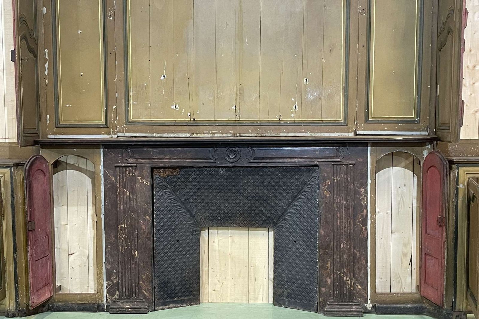 Large Wood Paneling Dating From The 18th Century And From The Manoir De La Psalette (Tréguier 22) photo vinterior
