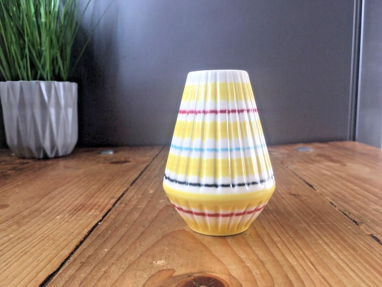 Mid Century Modern 60's Hornsea Rainbow John Clappison 552 Ribbed Bud Posy Vase photo furniture