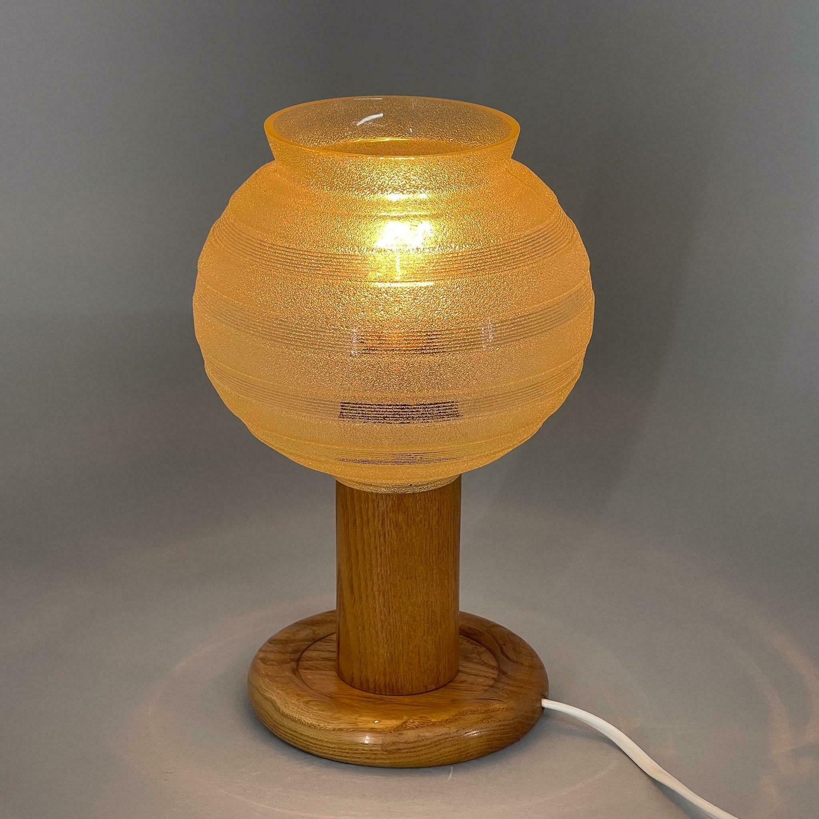 Mid Century Wood & Glass Table Lamp, 1970s Us$244.94 photo vintage