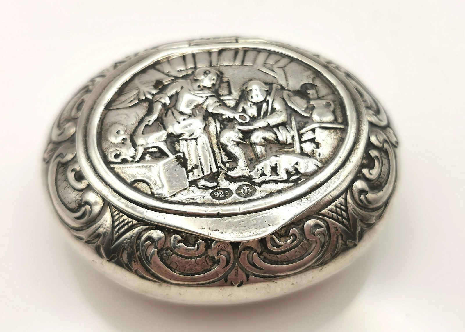 Antique Sterling Silver Pictorial Snuff Box, Home Scene photo Home Decor