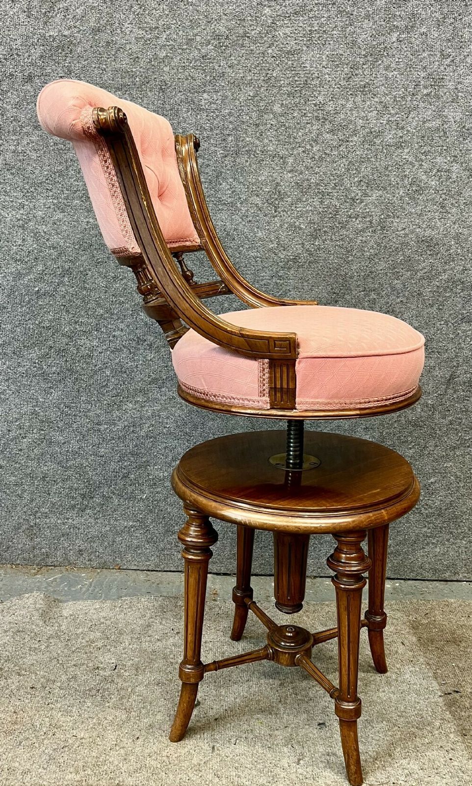 Late Victorian Walnut Revolving Music Chair / Stoo photo 605.0